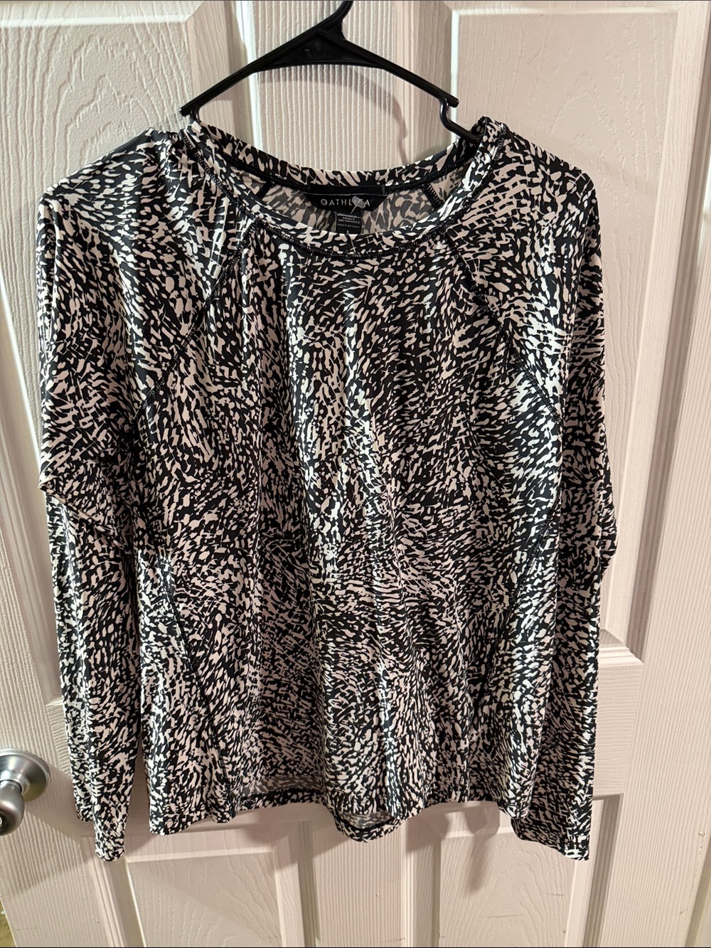 Athleta Black & White Abstract Print Long Sleeve Tee